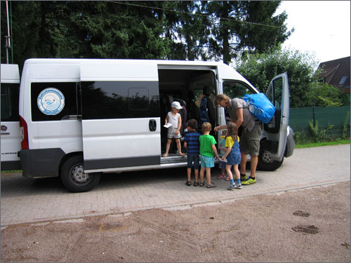 KiTa Bus Schwimmschule Beluga